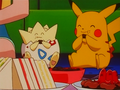 Pikachu (de Sacha) et Togepi (d'Ondine)