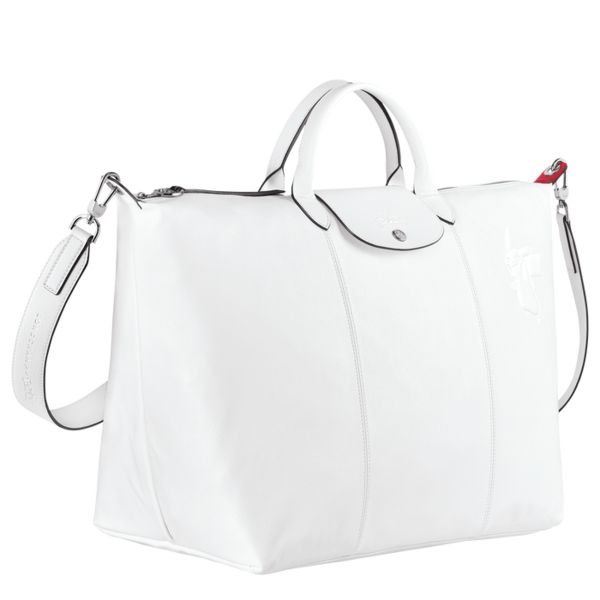 Fichier:Longchamp Sac de voyage blanc trois quart.png
