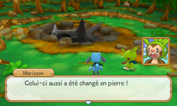Latias est également découvert pétrifié plus loin par les compères, mais…