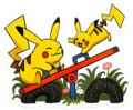 Un Pokémon portant un Insigne Mini et un Pokémon portant un Insigne Maxi