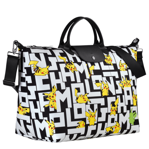 Fichier:Longchamp Sac de voyage logo trois quart.png