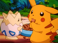 Pikachu (de Sacha) et Togepi (d'Ondine)