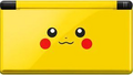 DS Lite Pikachu refermée, vue de dessus.