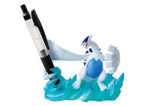 Figurine Lugia Pokémon Desk 3.jpg