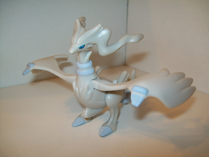 Figurine Reshiram (Collection McDonald's 2011) JCC.png